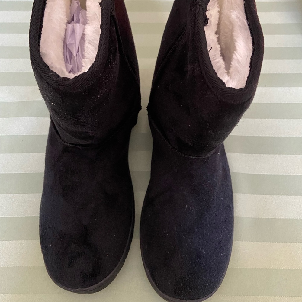 NEW! Dawg’s Suede & Fleece Black 9” Boots. NIB. Size 7/37